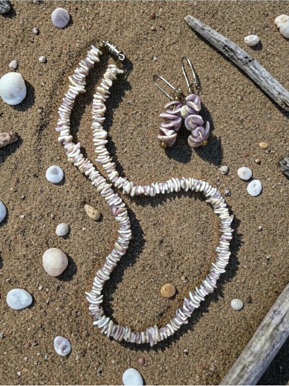 Vintage 16" Purple & White Puka Shell Chip Necklace & Earrings Set Boho